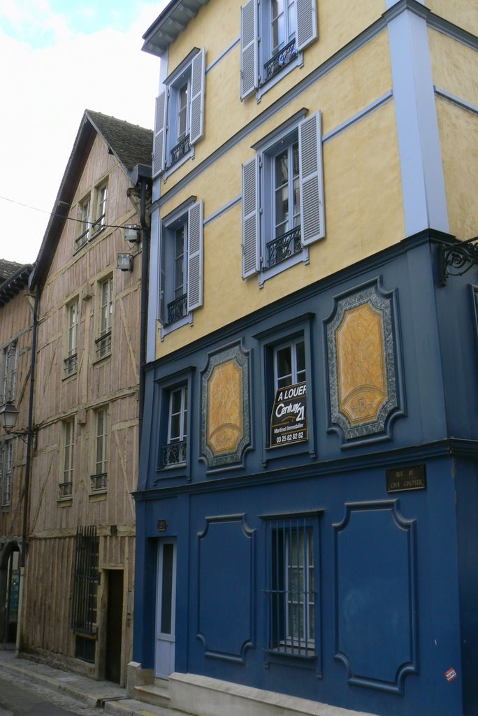 Vieilles maisons. by Bernard Fontaines