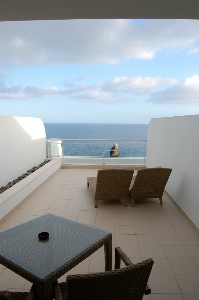 Room with a view - Meliã Madeira by aguynamedlolo