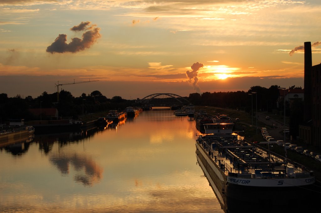 Sunset Albertkanaal Wijnegem by Corelman