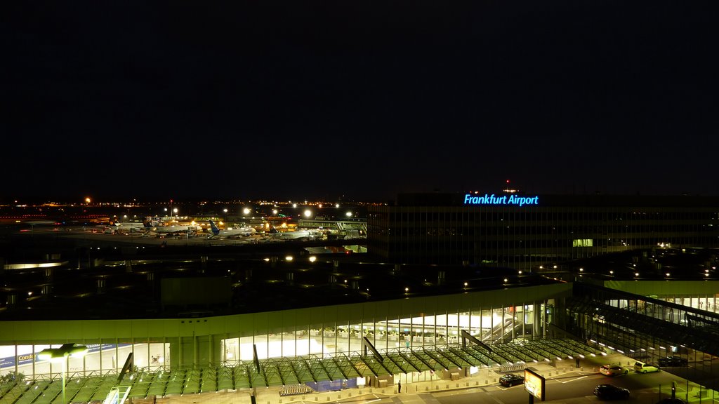 Frankfurt Airport @ night by Tommes