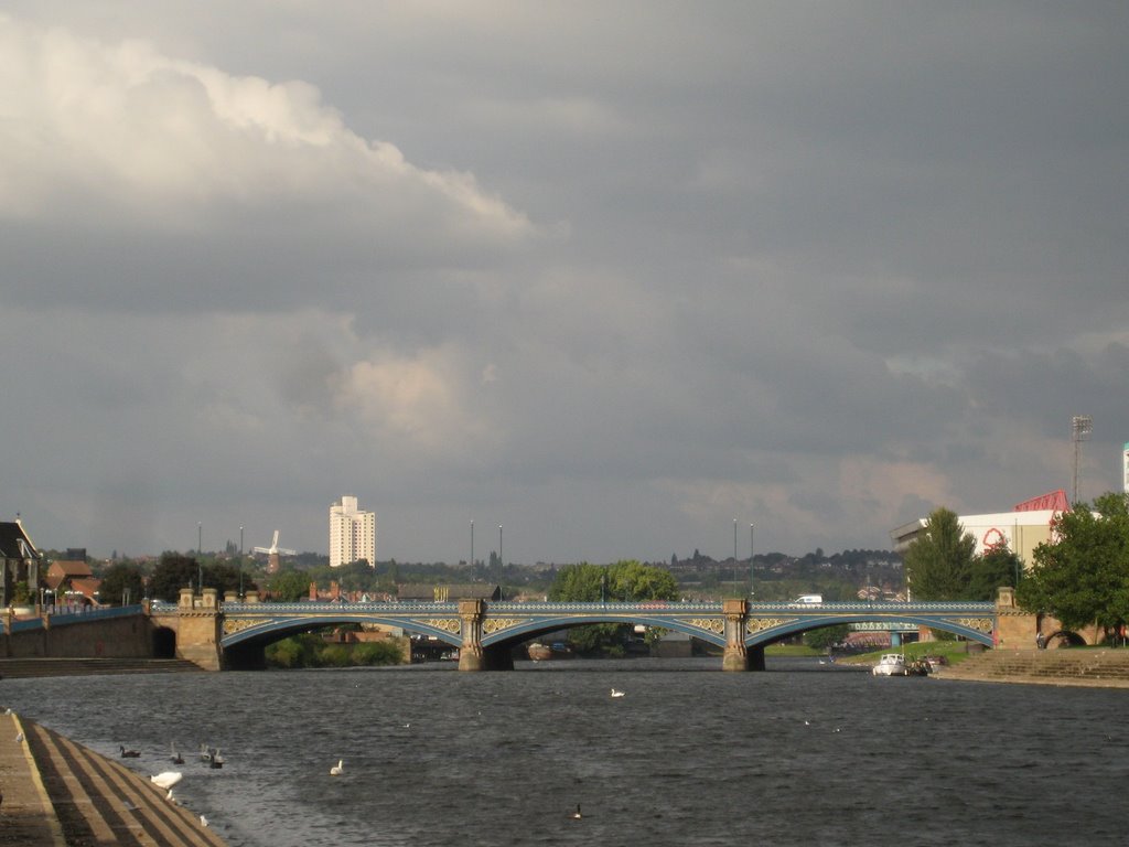 River Trent - Bridge by Yen-Ting Lu