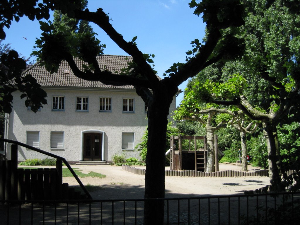 Kindergarten(Eisenstr.) by der  Schatten