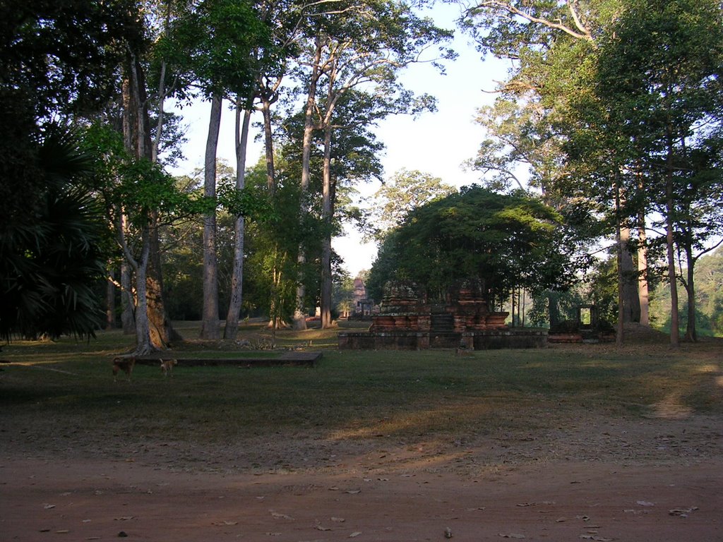 Near Angkor Thom South Gate by Glenn Sayers