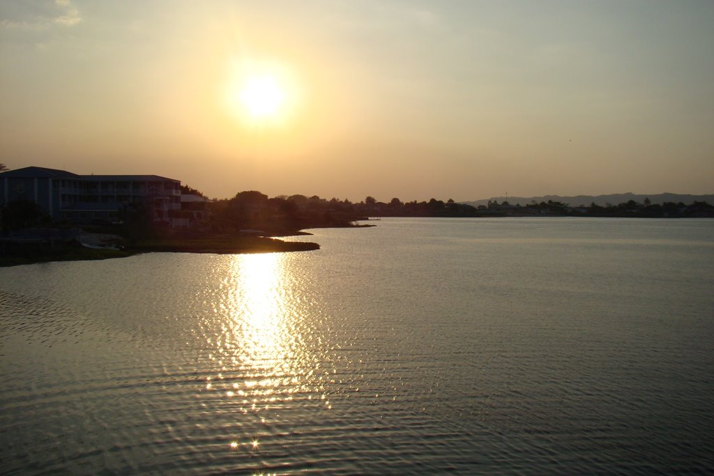 Atardecer en Flores, Petén by Isaac Ramirez