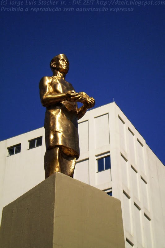 Monumento ao sapateiro - Escultura de Ernesto Frederico Scheffel, em Campo Bom (RS) by Jorge Luís Stocker J…