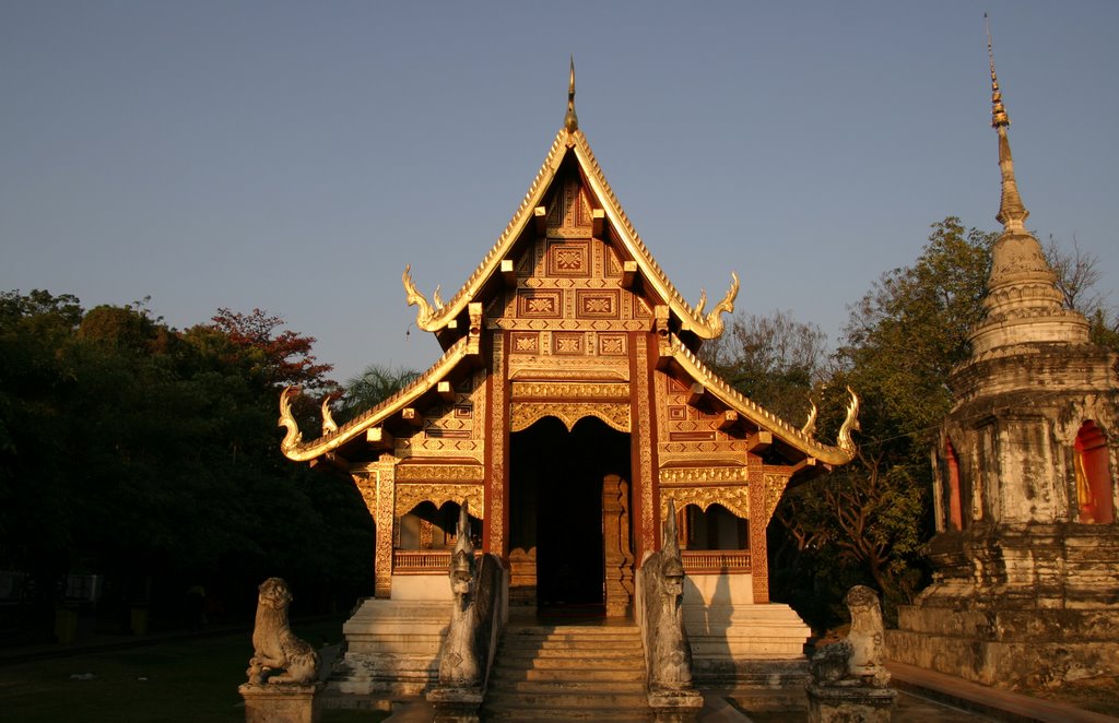 Wihan Lai Kham temple, Chiang mai, Thailand by Placebo