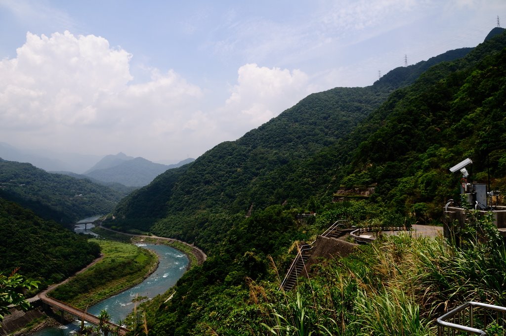 翡翠水庫 北勢溪 望向 新店 Feicuei Reservoir Dam - Beishih River by Rom Lu