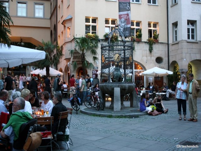 Stuttgart - Hans-im-Glück-Brunnen by frischmilch