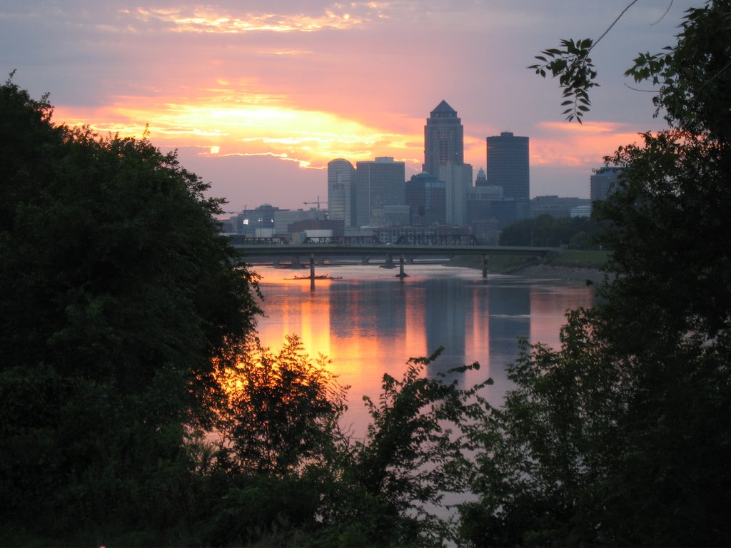 Des Moines downtown looking up the Des Moines River by Dale Roberson