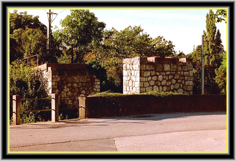 Train du Salève, ancient pont sur la ligne PLM by monsieur-hulot