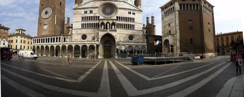 Piazza del Duomo by corradoignoti