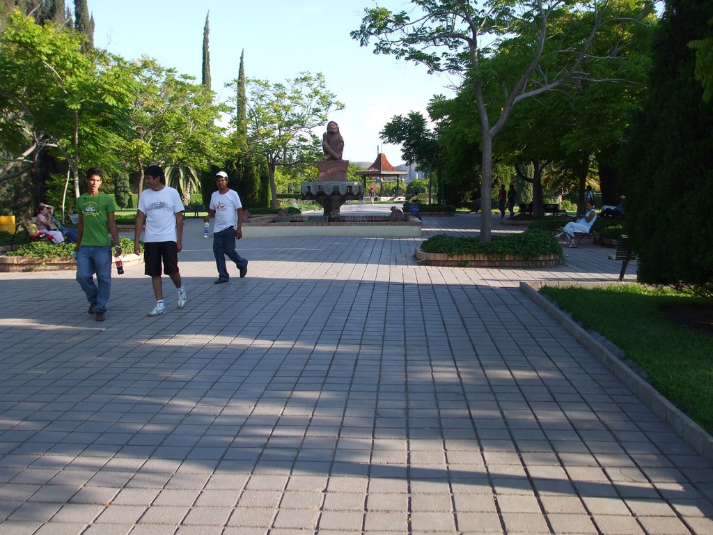 Entrada al parque Xochipilli en Monclova Coahuila by Rodante