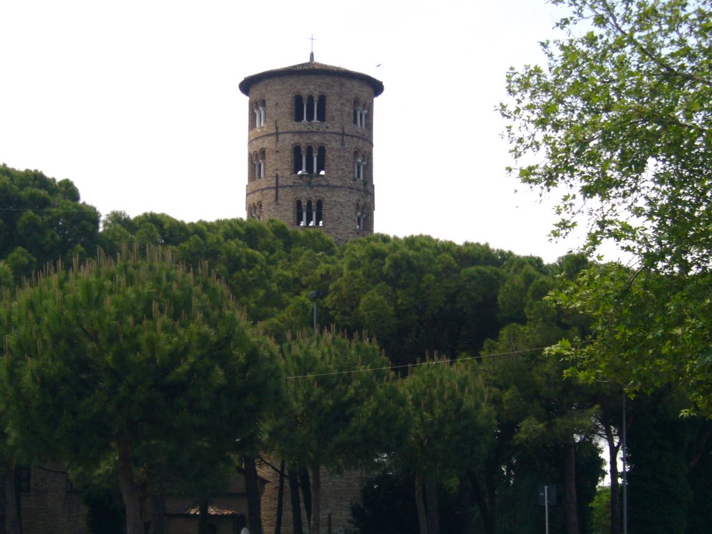 Eglise Saint Apollinaire by MNEVOT