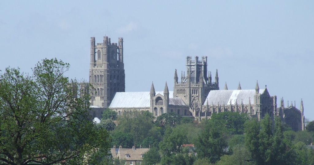 Ely Cathedral from A142 by PaulCB