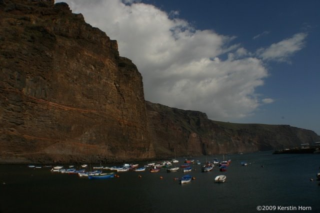 Harbour, Vueltas by Kerstin Horn