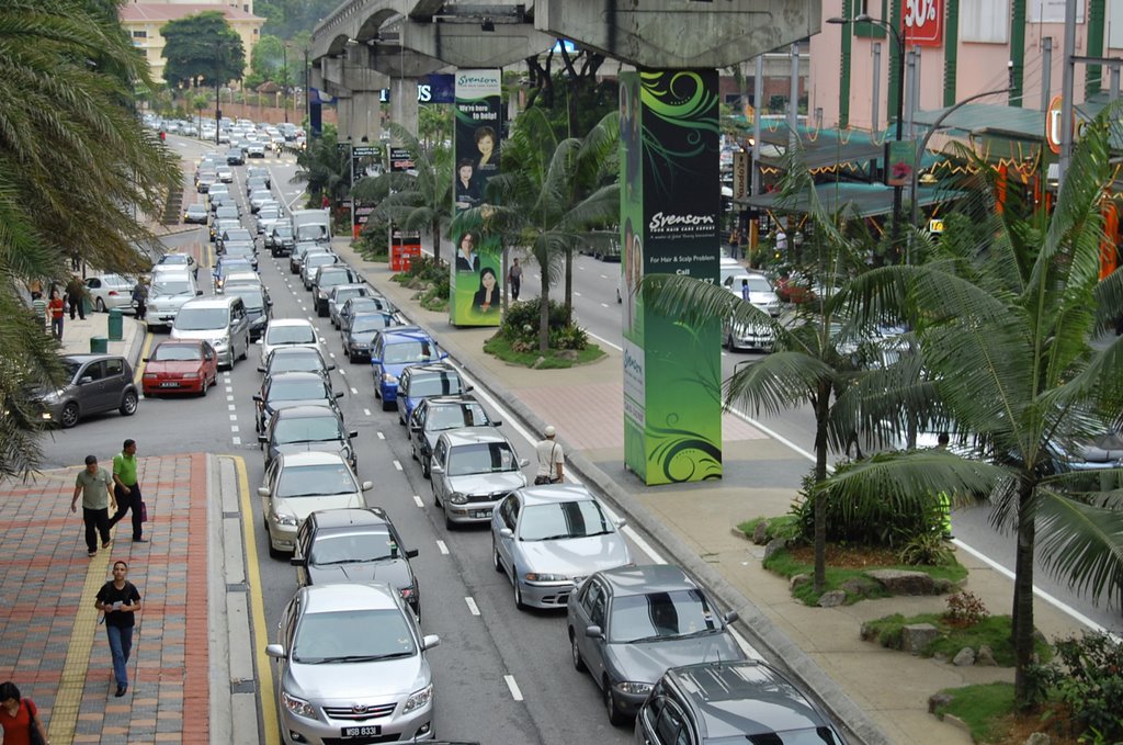 High traffic along Jalan Sultan Ismail by jonhooi