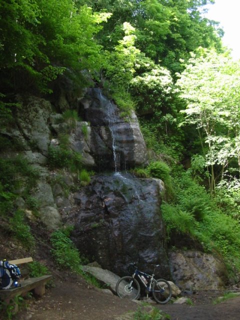 Der Wasserfall nahe der Ruine Rodenstein by GPS-Odenwald.de