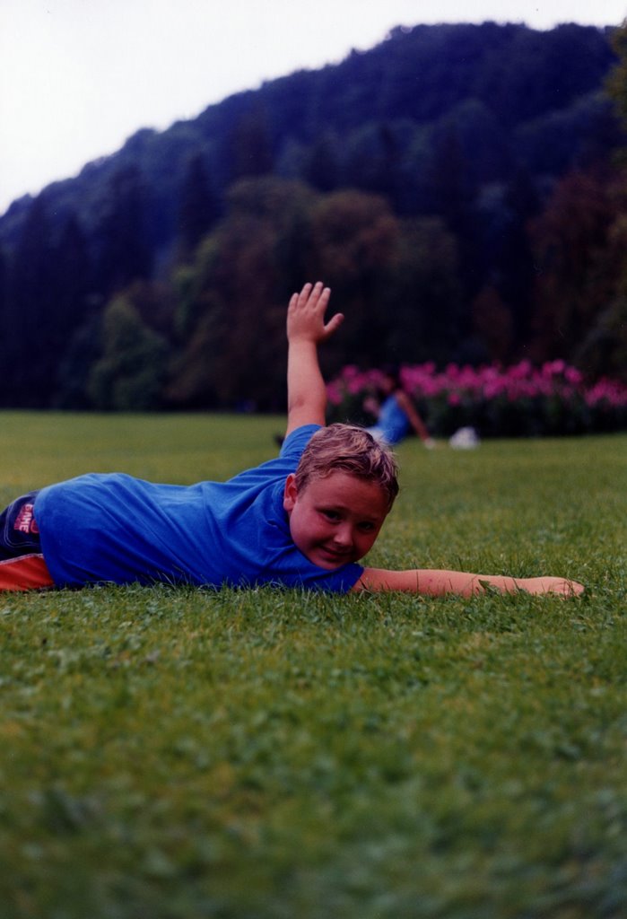 Hellbrunn - swimming ))) by Mario Trieste