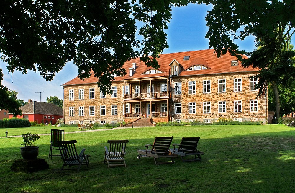 Schloss Hotel ,Alter Landsitz in Ludorf by werner conrad