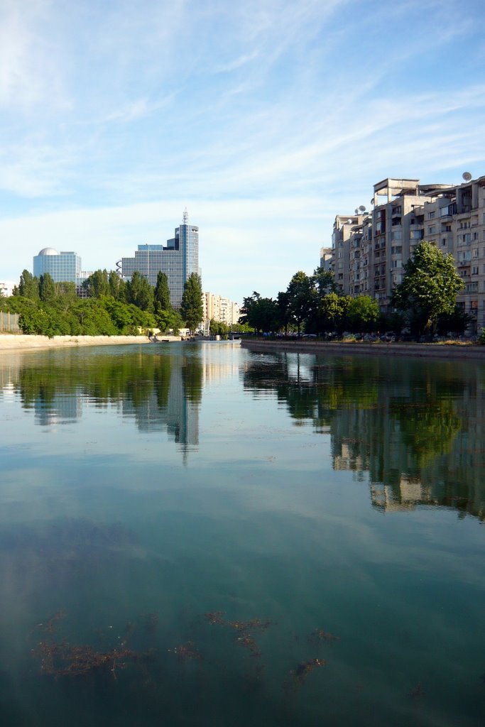 View over Dambovita river by Andrei Gramaticu