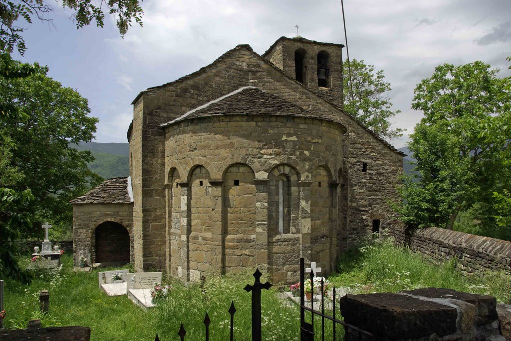 Iglesia de Orós Bajo by mangelps