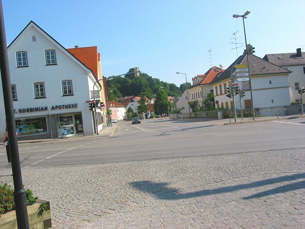 Landshuter Str by Wolfgang Schwindl