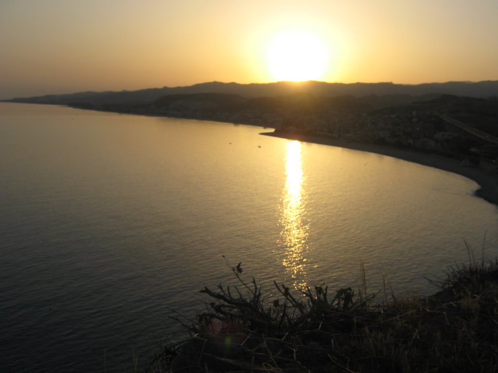 Al tramonto da capo san giovanni(bova marina) by ar79