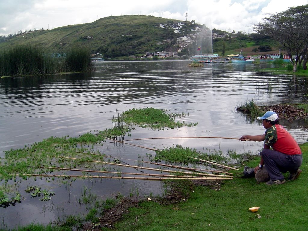 ECUADOR Laguna de Yahuarcocha, Ibarra by Talavan