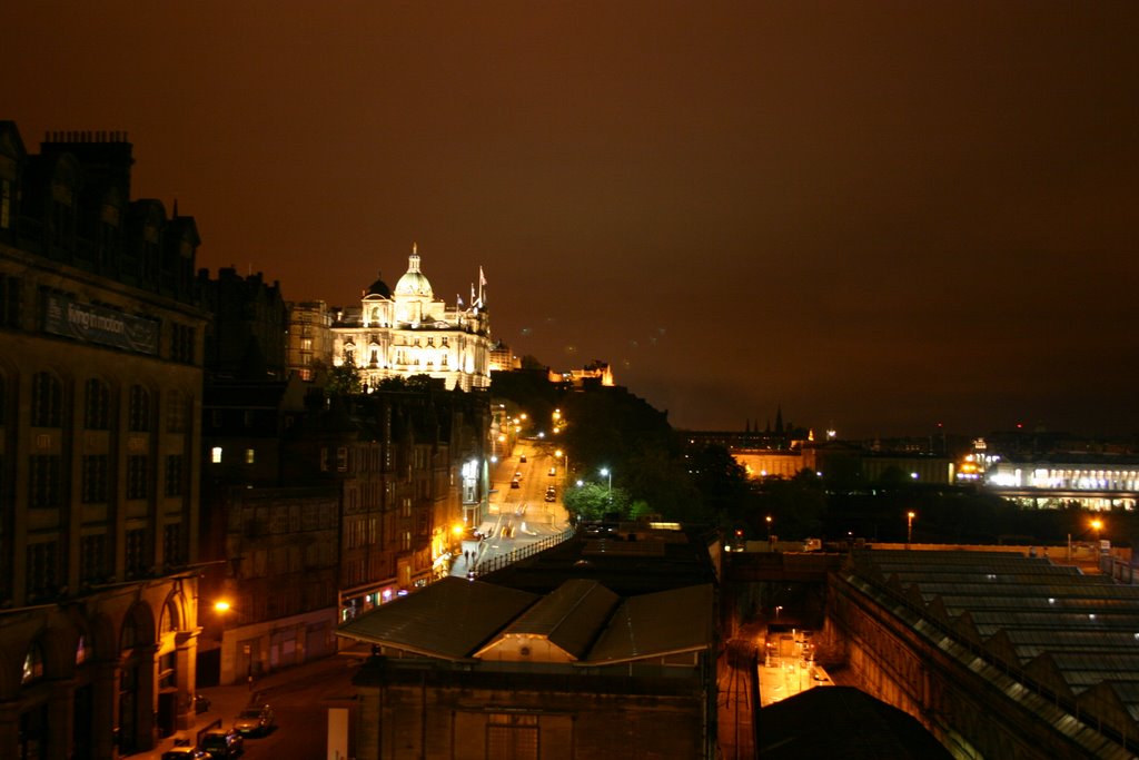 Edinbrugh by night by Aris Mantakas