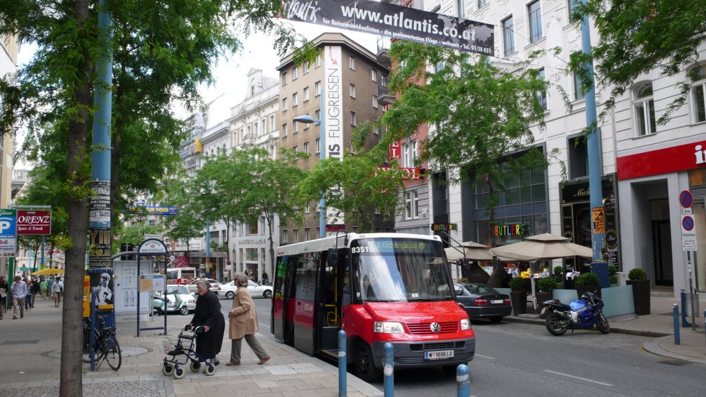 Mariahilfer Straße 2A by h2