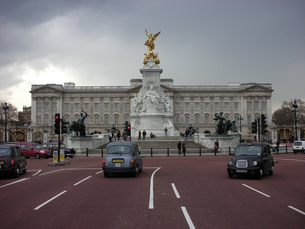 Buckingham Palace by theyre