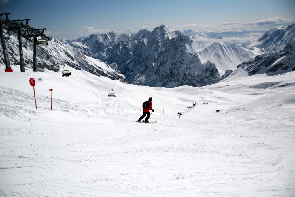 Zugspitze, Garmisch-Partenkirchen, Oberbayern, Bayern, Deutschland by Hans Sterkendries