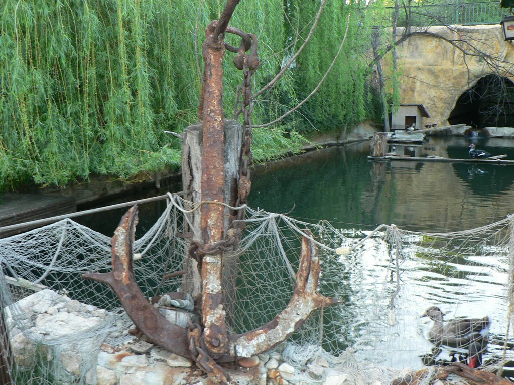 Котва и рекичка под пътя/anchor and a small river below the road by Ивайло Николаев