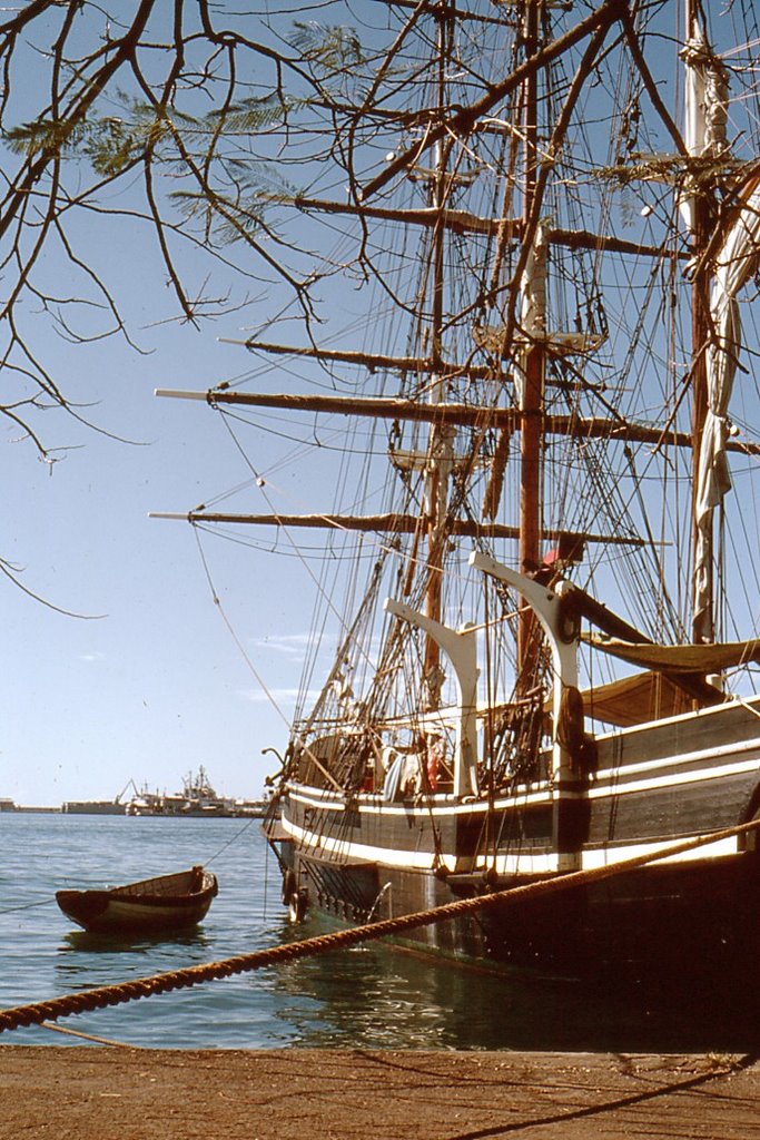 Trois-mâts barque à Papeete, juillet 1966 by mfe