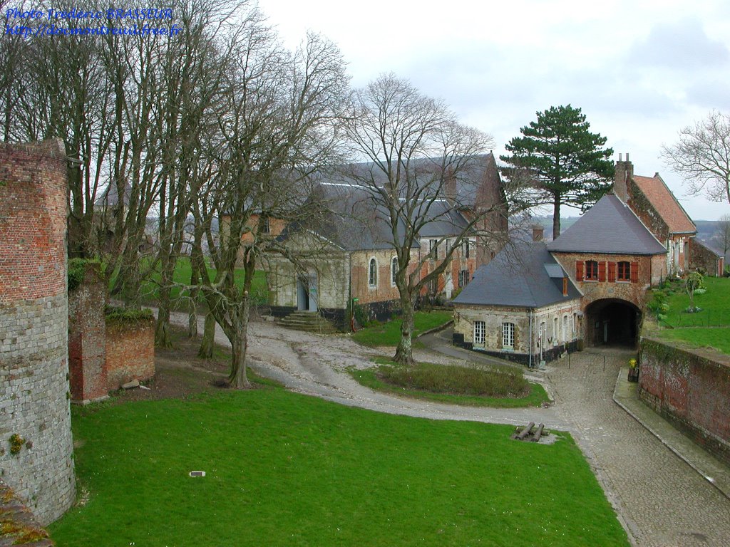 Montreuil-sur-Mer : intérieur de la citadelle by docmontreuil