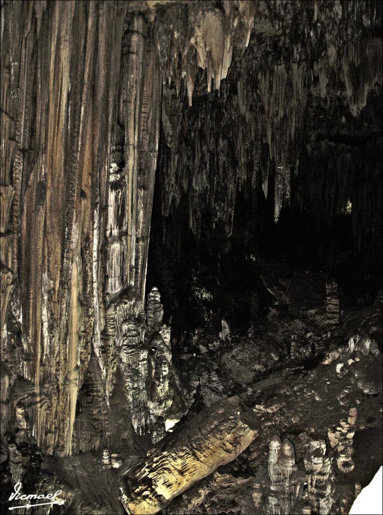 70503-041 CUEVAS DE NERJA by Víctor Manuel Mamblo…