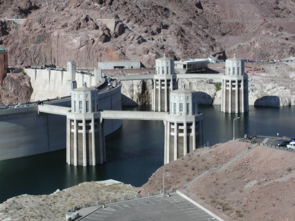 Hoover Dam Towers 2 by hiptech