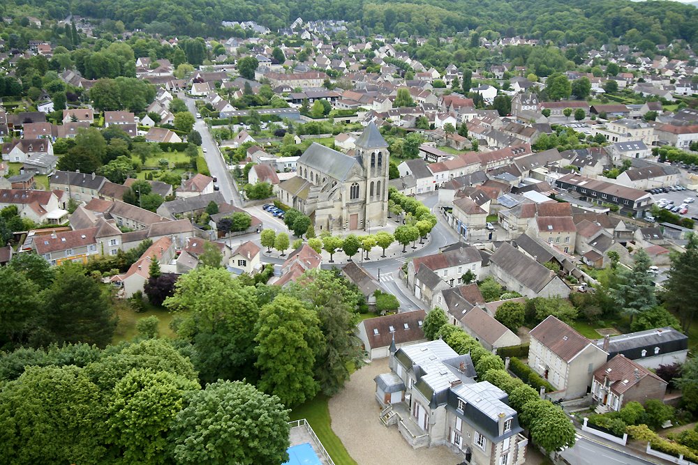 Eglise de Gouvieux by Bertrand Platiau