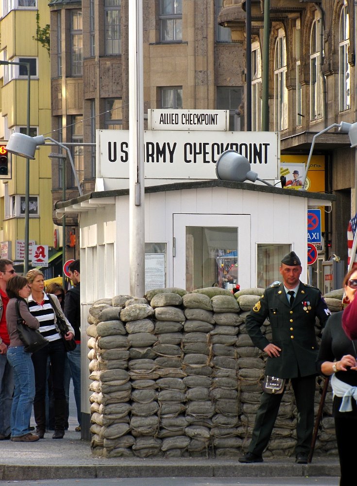 Checkpoint Charlie by fajna_asia