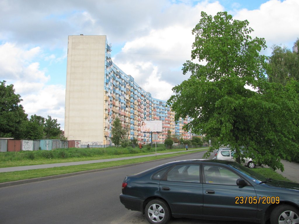 Gdańsk-Nowy Port (Danzig-Neufahrwasser) blok przy ul. Wyzwolenia by Stefan Kapka