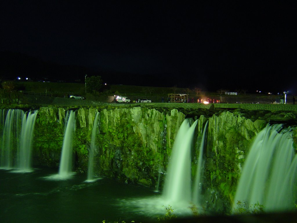 Harajiri Water Falls by Yuichi KUDO