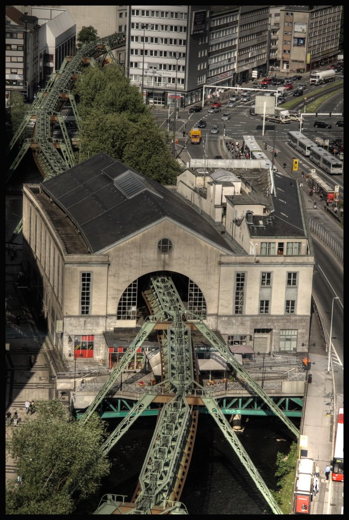 Schwebebahnhof Döppersberg vom Sparkassenhochhaus gesehen by pillboxs