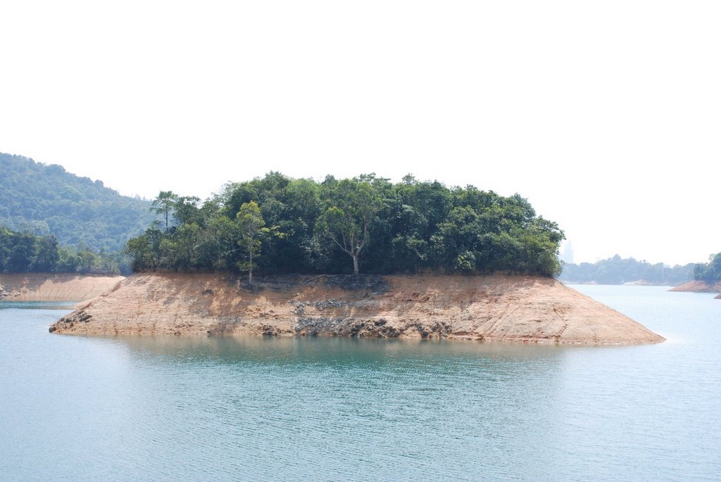 Shing Mun Reservoir by chiyuen