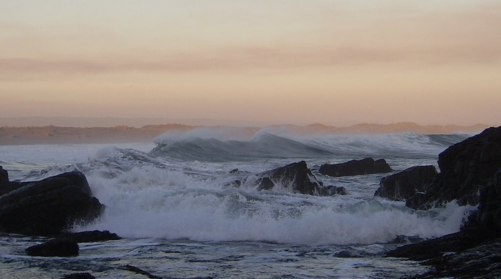 Olas en Roquerios de Morhuilla by Cristian Patricio Co…