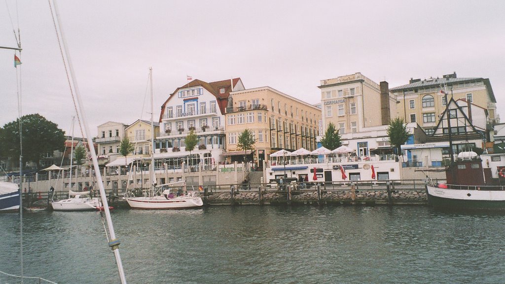 Warnemünde Alter Strom by elbsegler