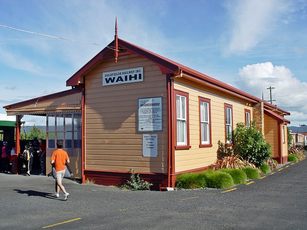 Waihi Station by andorraliechtenstein