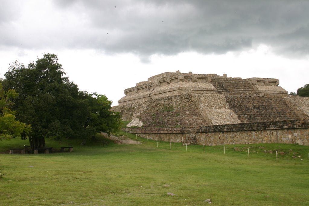 MONTE ALBAN, OAXACA by afrocan