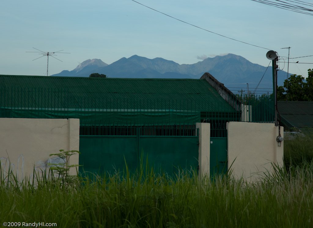 Mt Apo seen from Mamay Road by RandyHI