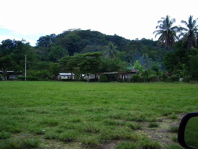 Football Place(Acacoyagua) at Oct/04/2004 by tokion