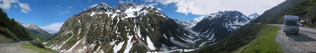 Downhill from Fluela Pass by marco credaro